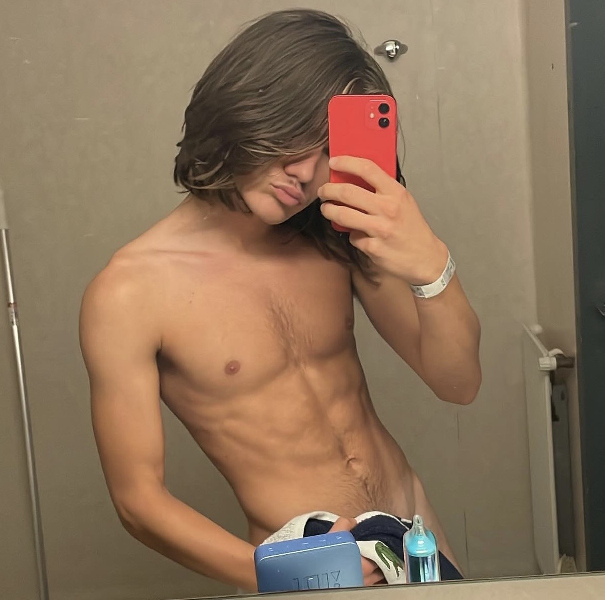 Profil de Eoghan, 21 ans, Sex Rencontre à Vichères (Liddes)
