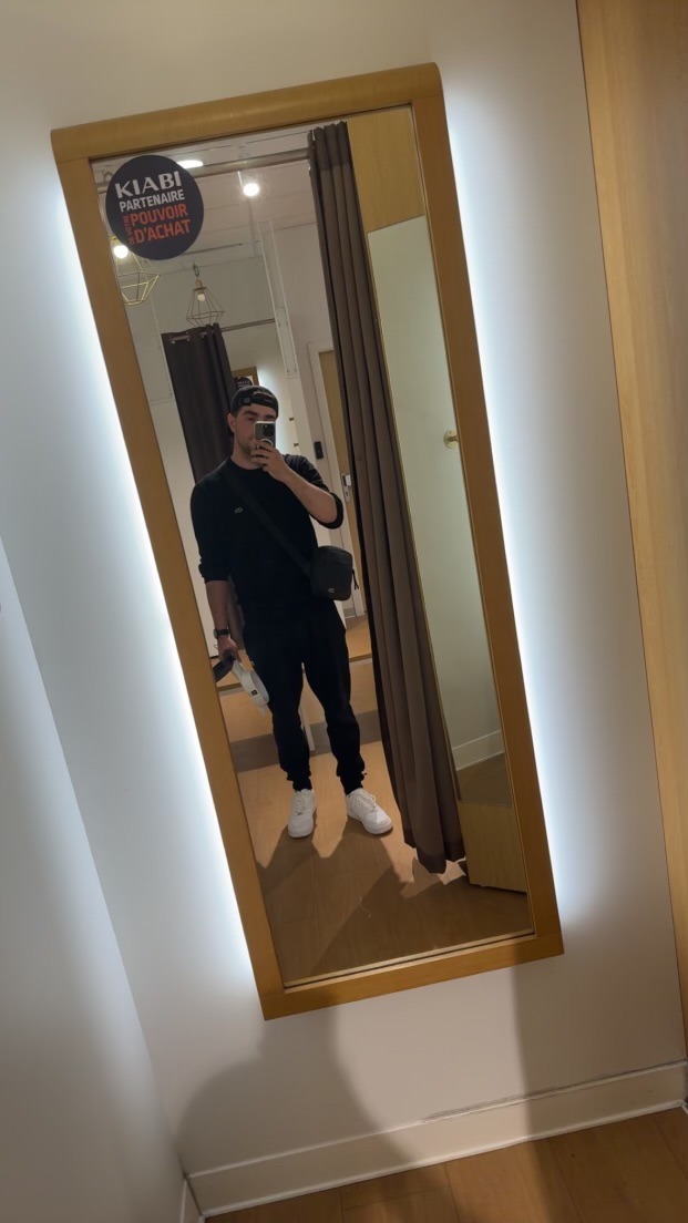 Profil de Romuald, 22 ans, Sex Rencontre à Montévraz