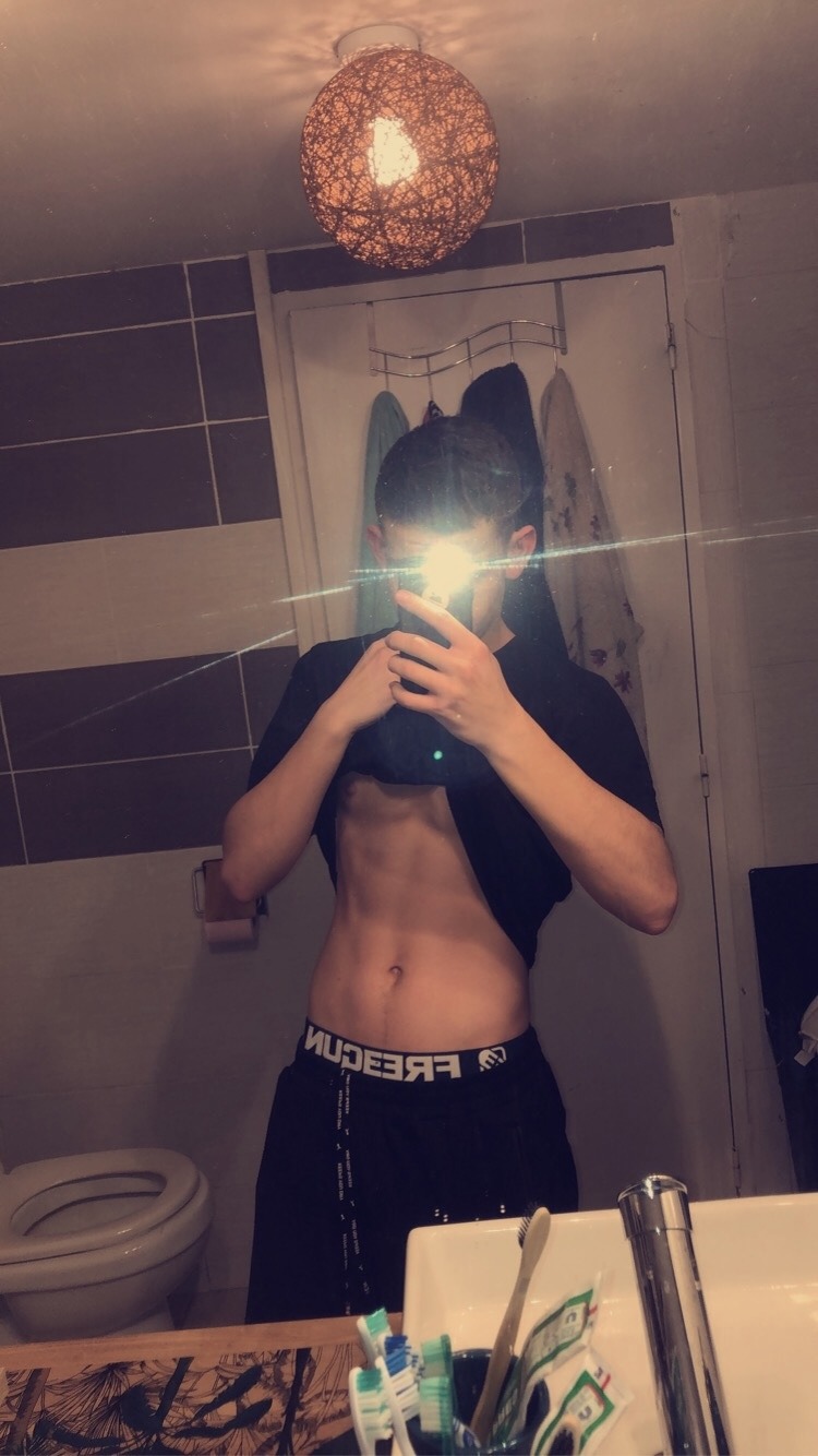 Profil de Mickaël, 22 ans, Sex Rencontre à Lützelflüh-Goldbach