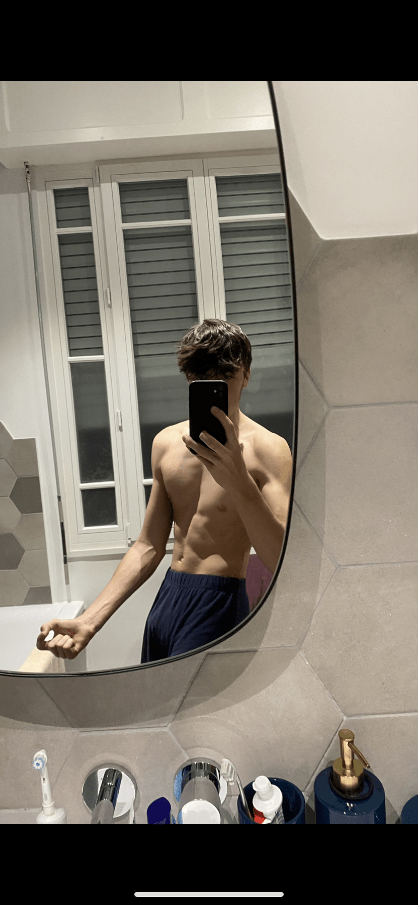 Profil de Pavel, 21 ans, Sex Rencontre à Tolochenaz