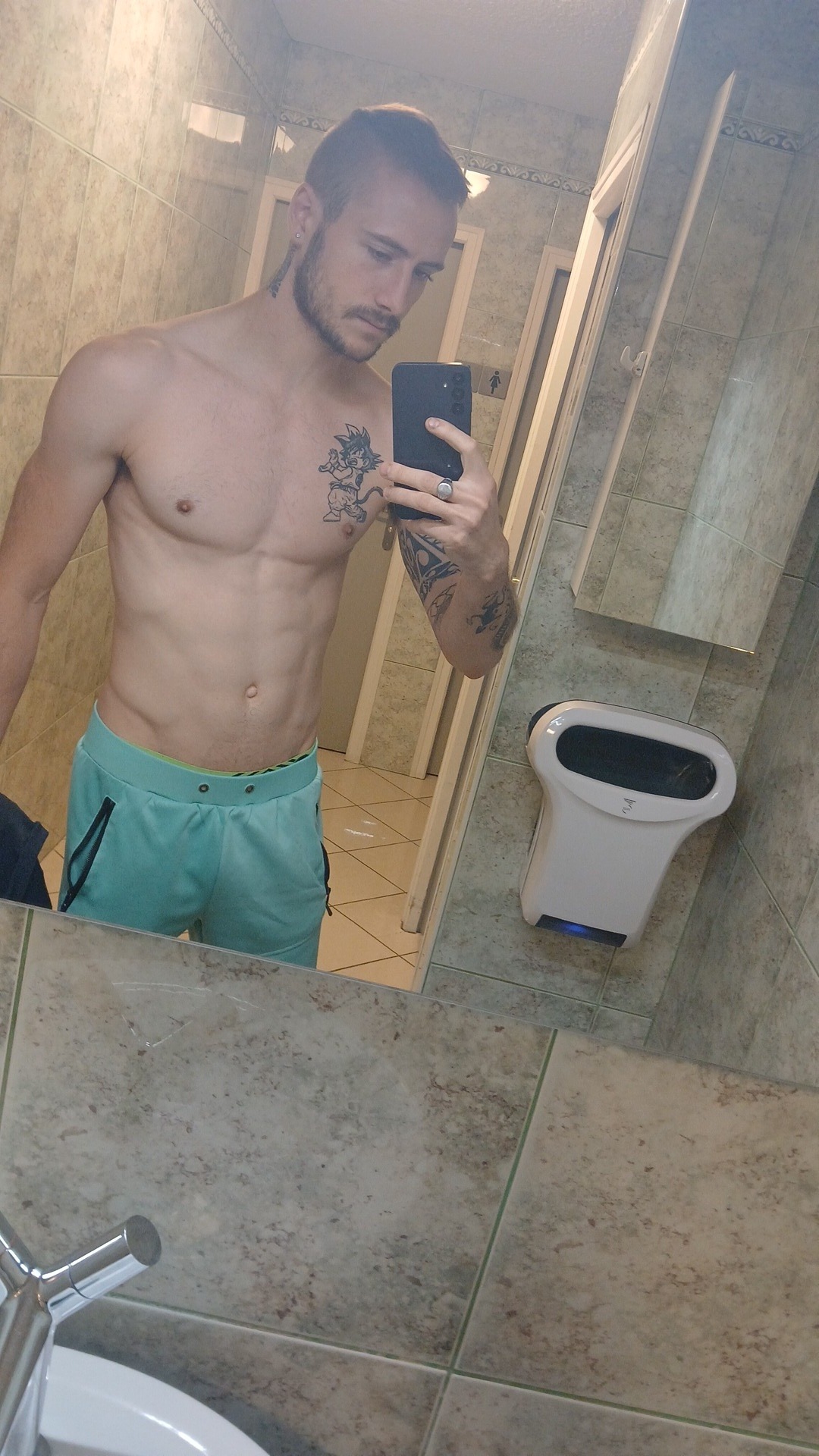 Profil de Dorian, 26 ans, Sex Rencontre à Schötz